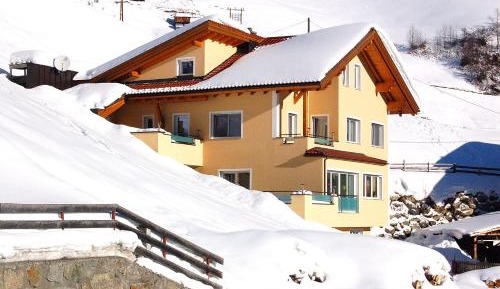 Three Bedroom Apartment with Terrace