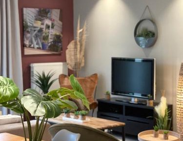 Cottage (8 Adults)