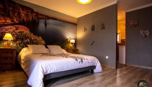 La falaise room 
