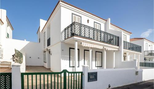 Three-Bedroom Holiday Home 