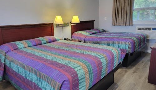 2 Queen Suite with Full Kitchen Non-Smoking