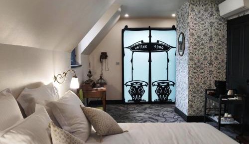 Superior King Room
