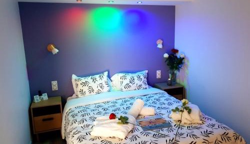 Queen Room with Spa Bath