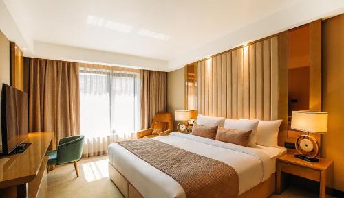 Deluxe King Room