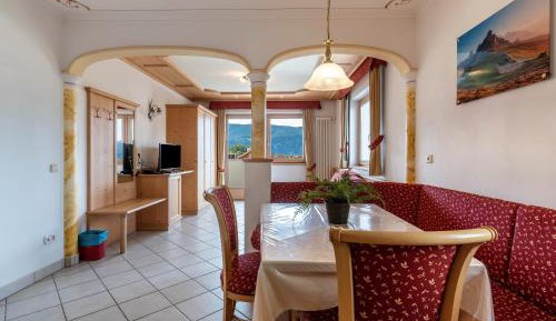 Superior One-Bedroom Apartment with Balcony