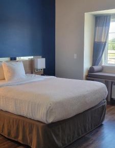 Queen Room - Mobility Access/Non-Smoking
