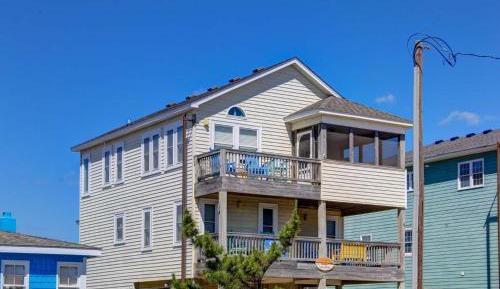 Four-Bedroom Holiday Home