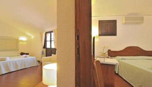 Two Connecting Double Rooms