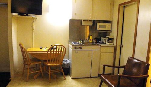 Triple Room with Three Double Beds and Kitchenette - Smoking