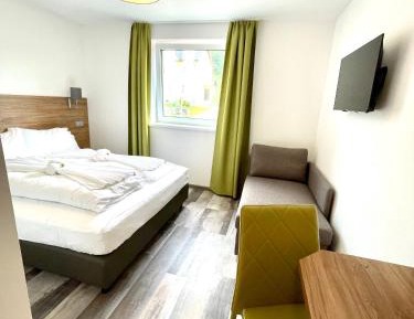 Basic Triple Room
