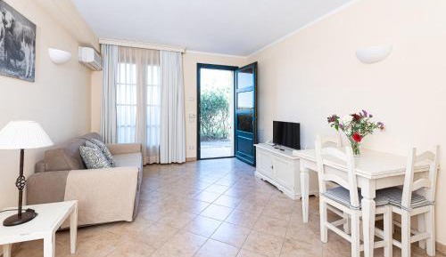 One-Bedroom Apartment (2 Adults+ 1Child)