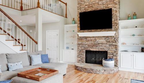 Five Bedroom Holiday Home