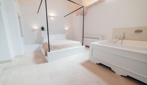 King Suite with Hydromassage