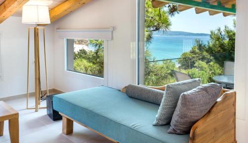 Deluxe Suite with Sea View