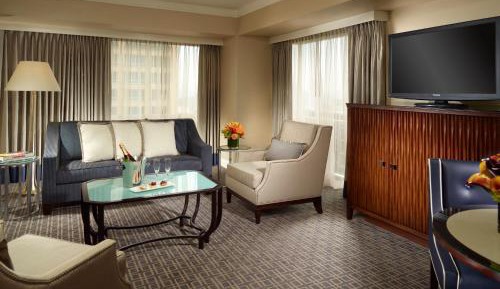 Deluxe Executive Suite - 1 King Bed