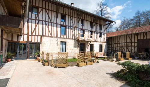 Villa with Garden View