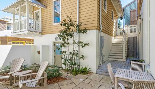 One-Bedroom Holiday Home