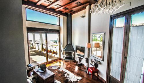 Three-Bedroom Premium Apartment with Balcony