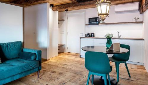 Superior One-Bedroom Apartment with Balcony