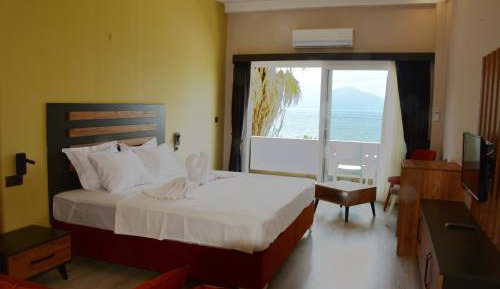 Triple Room with Sea View