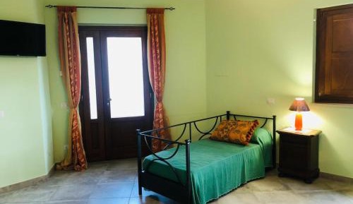 Quadruple Room with Private Bathroom
