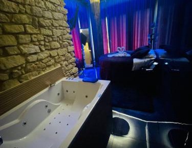 Deluxe Double Room with Bath