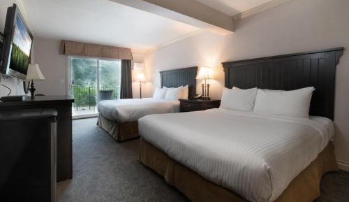 Deluxe Queen Room with Two Queen Beds