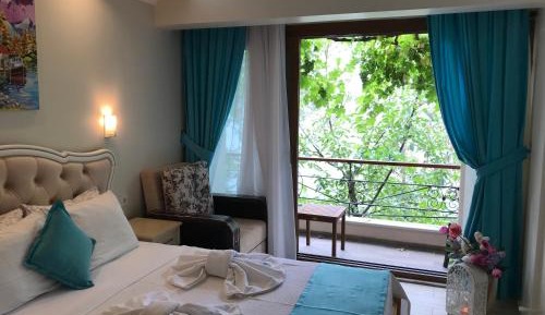 Double Room with Balcony and Sea View