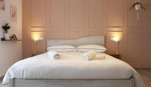 Deluxe Double Room (2 Adults + 1 Child)