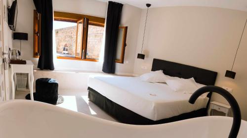 Deluxe Double Room with Bath