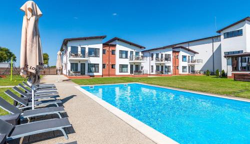 Grand Deluxe Two-Bedroom Apartment with Balcony