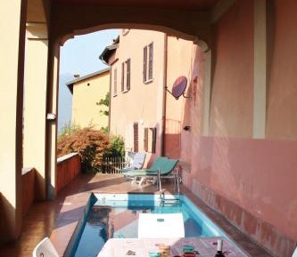 One-Bedroom Apartment with Pool