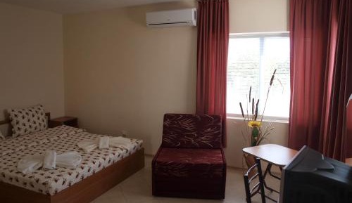 Triple Room with Garden View