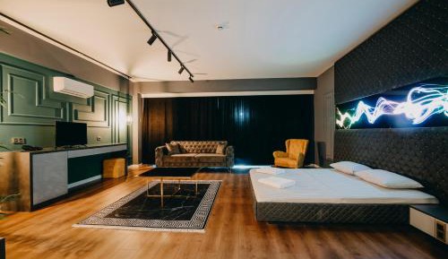 Deluxe Suite