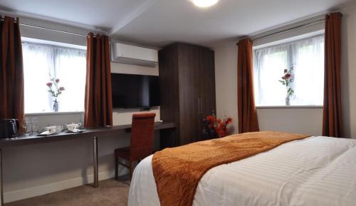 Deluxe Queen Room