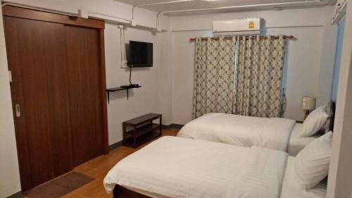 Twin Room with Private Bathroom