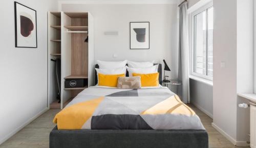 Medium Studio with Kitchenette