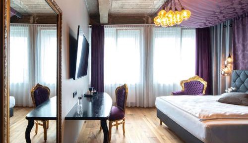 Comfort King Room