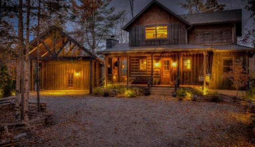 Three-Bedroom Holiday Home 
