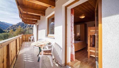 Superior One-Bedroom Apartment with Balcony
