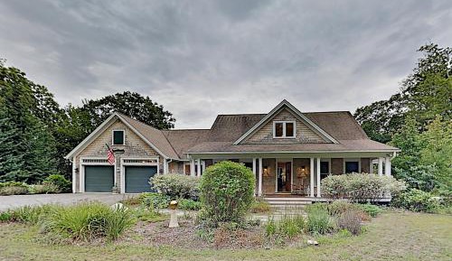 Four bedroom holiday home 