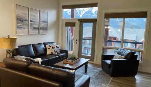 Suite with Mountain View