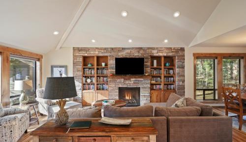 Four-Bedroom Holiday Home