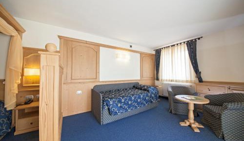 Suite with Hot Tub