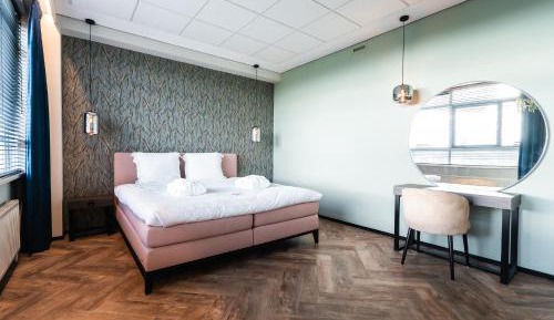 Deluxe King Suite