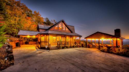 Three-Bedroom Holiday Home 