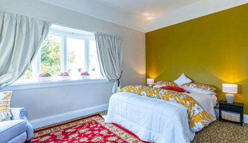 Deluxe Queen Room