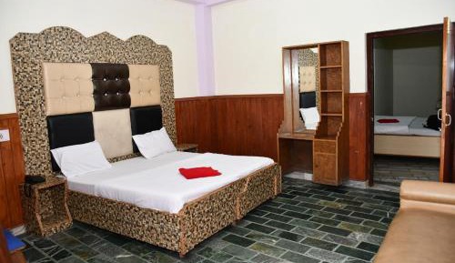 Deluxe Family Room