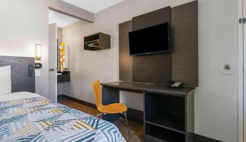 Deluxe Quadruple Room - Smoking