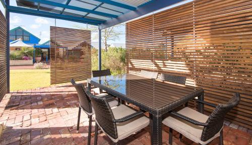 Commorant - Two Bedroom Cottage with Loft